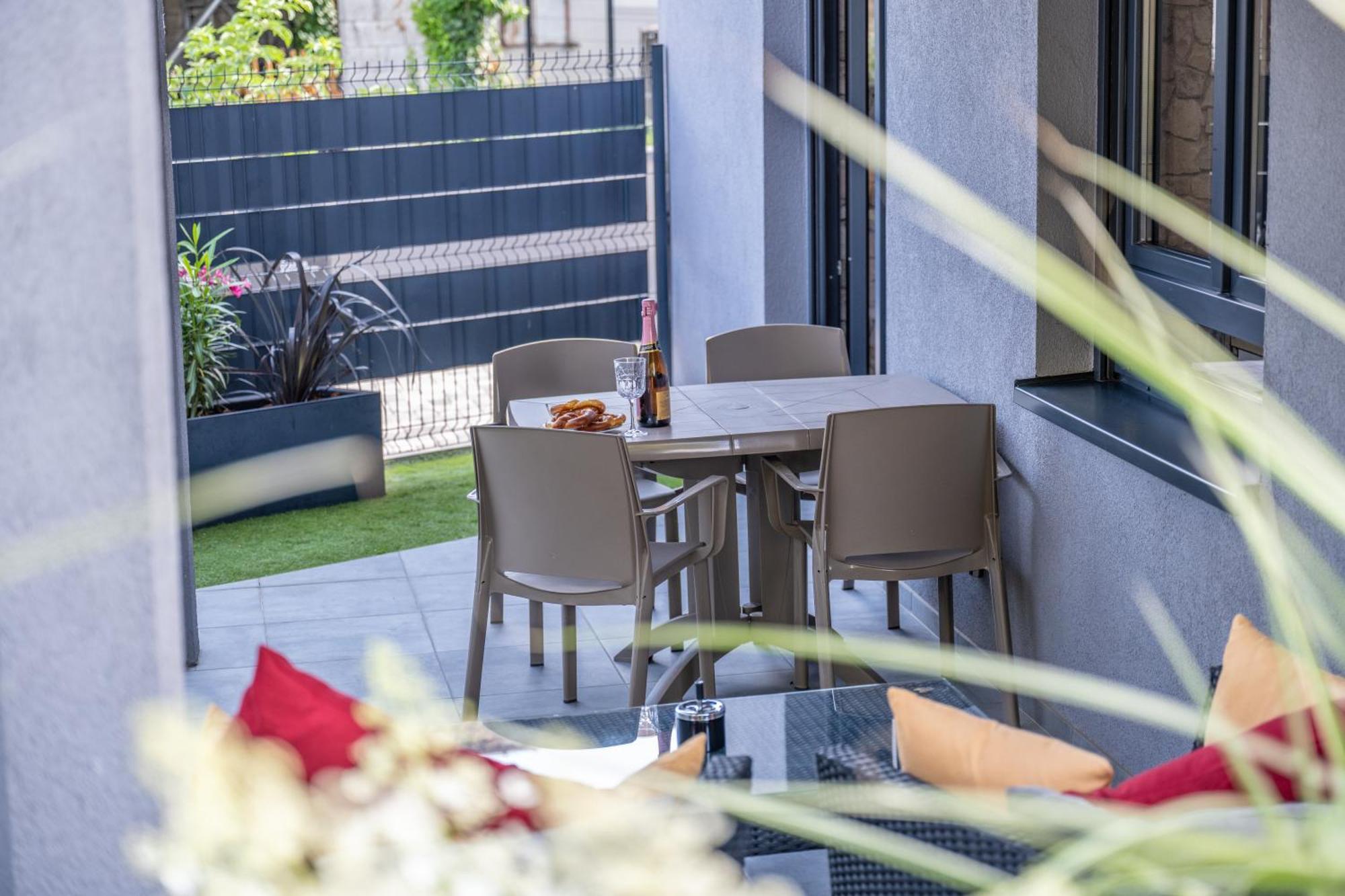 Le Refuge Des Sorciers Apartment Horbourg Exterior photo
